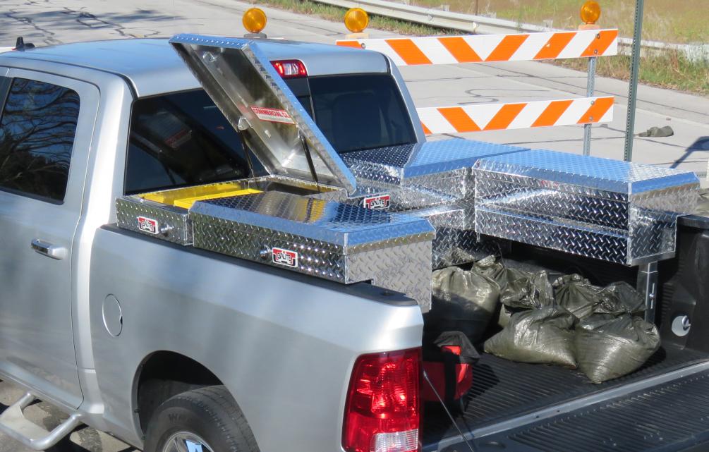 BRUTE, Gull Wing Lid Commercial Class Full Size, RB158GW-BT